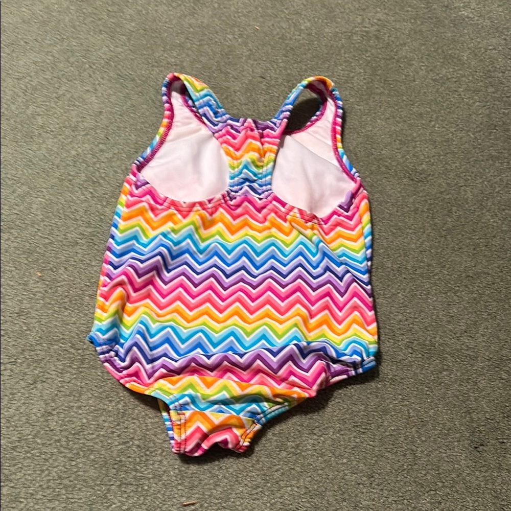 Colorful Zigzag Pattern Swimsuit - Picture 3 of 3